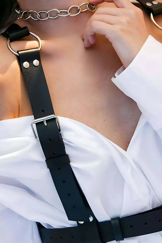 Adjustable Stylish Leather Belt with Ring Detail and Shoulder Strap