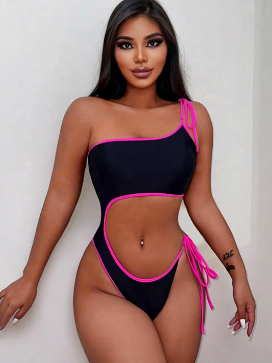 Black Single Poolside Style