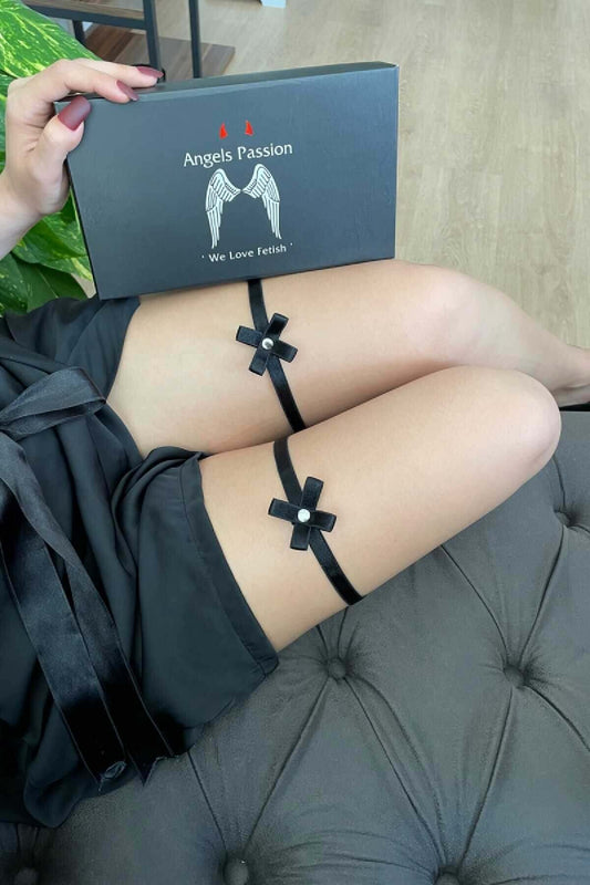 Black Stylish Leg Band