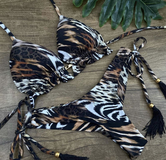 Bold Strappy Swimsuit – Vintage Chic