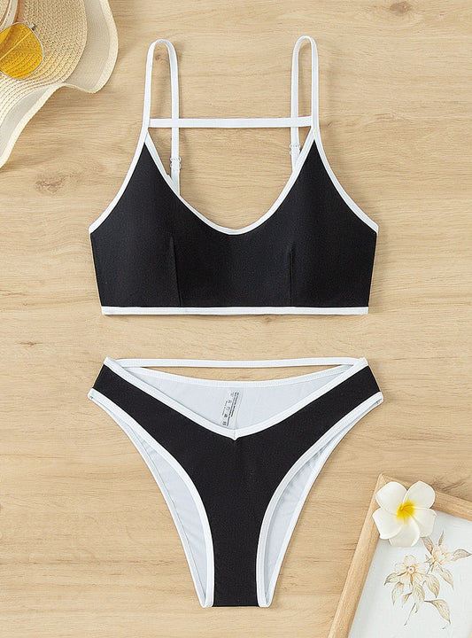 Elegant Strappy Swimsuit – Tropical Bloom