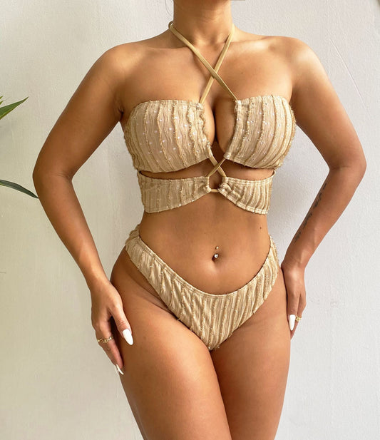 Minimalist Triangle Bikini – Crisscross Style