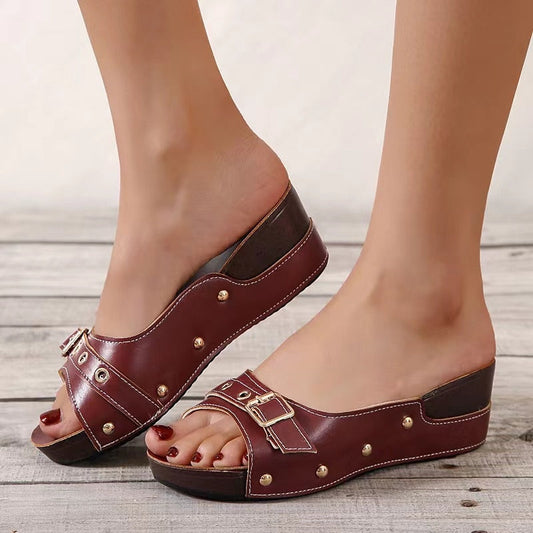 Chasing That Fame Flat Sandals